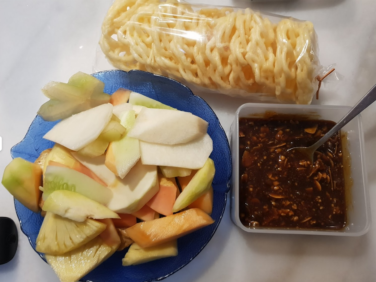 Mengungkap Rahasia Kelezatan Rujak Manis Ananas Pak Bejo, Ikon Kuliner Malang!