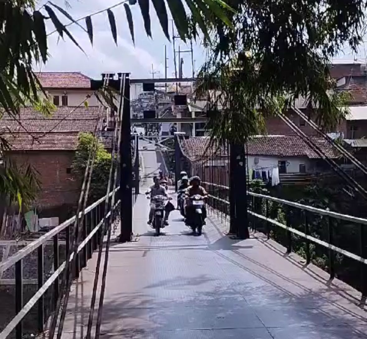 Baru Saja Diperbaiki, Besi di Jembatan Lembayung Kota Malang Sudah Menganga