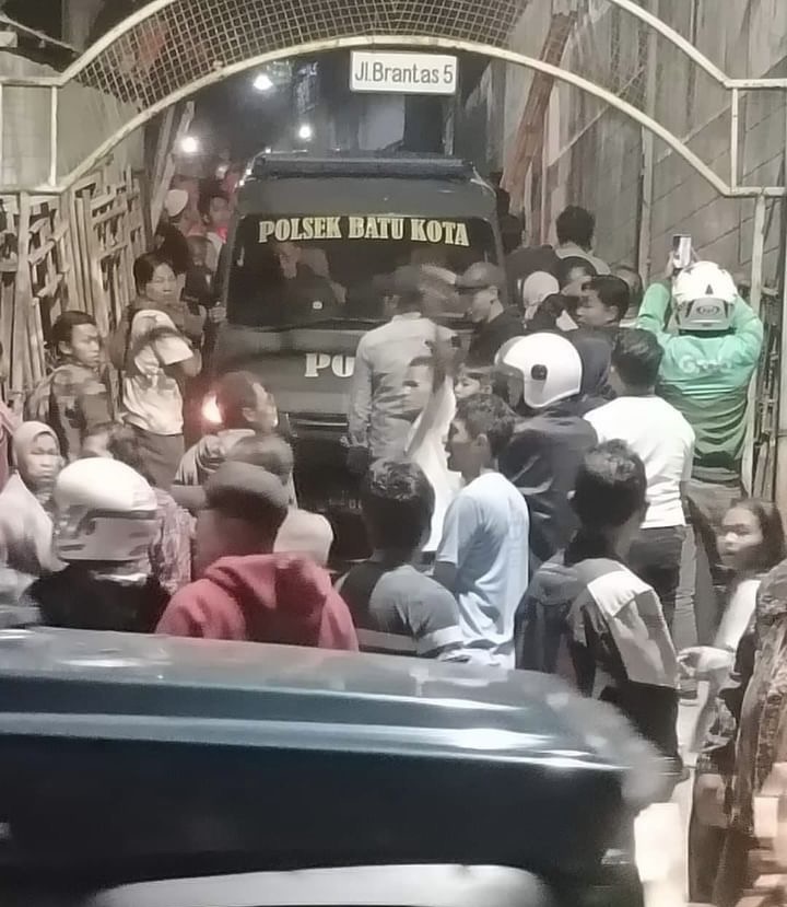 Polisi Menangkap Pelaku Pencurian Di Kota Batu Bersama Warga