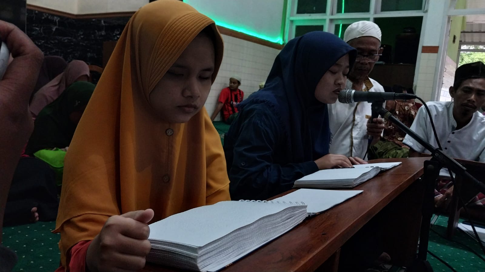 Para Difabel UPT RSBN Malang Belajar Ngaji Braille Dengan Penuh Semangat Saat Ramadhan