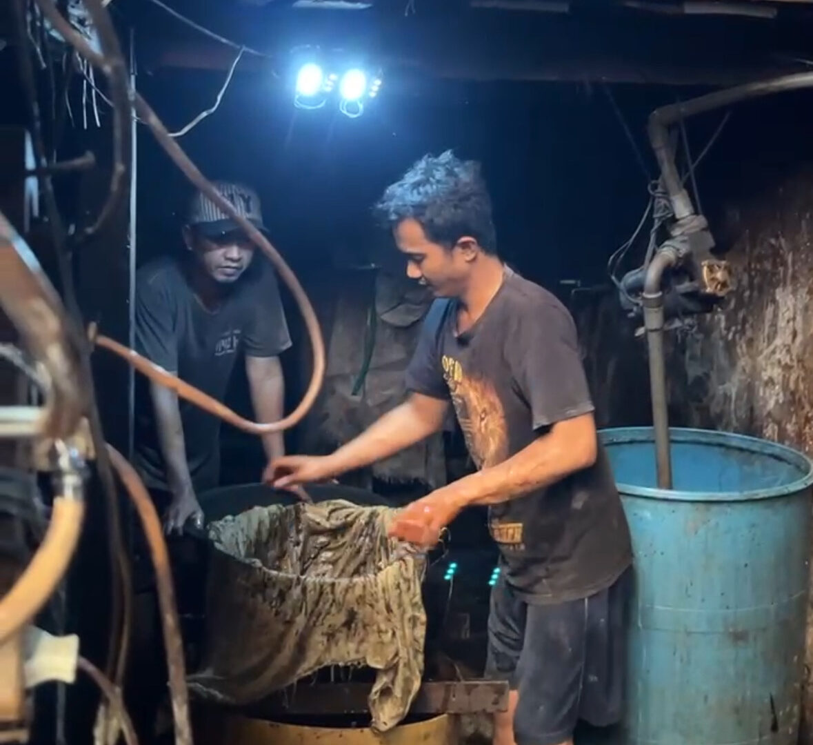 Proses Pembuatan Cincau Di Mak Cao, Kota Malang, Saat Ramadhan