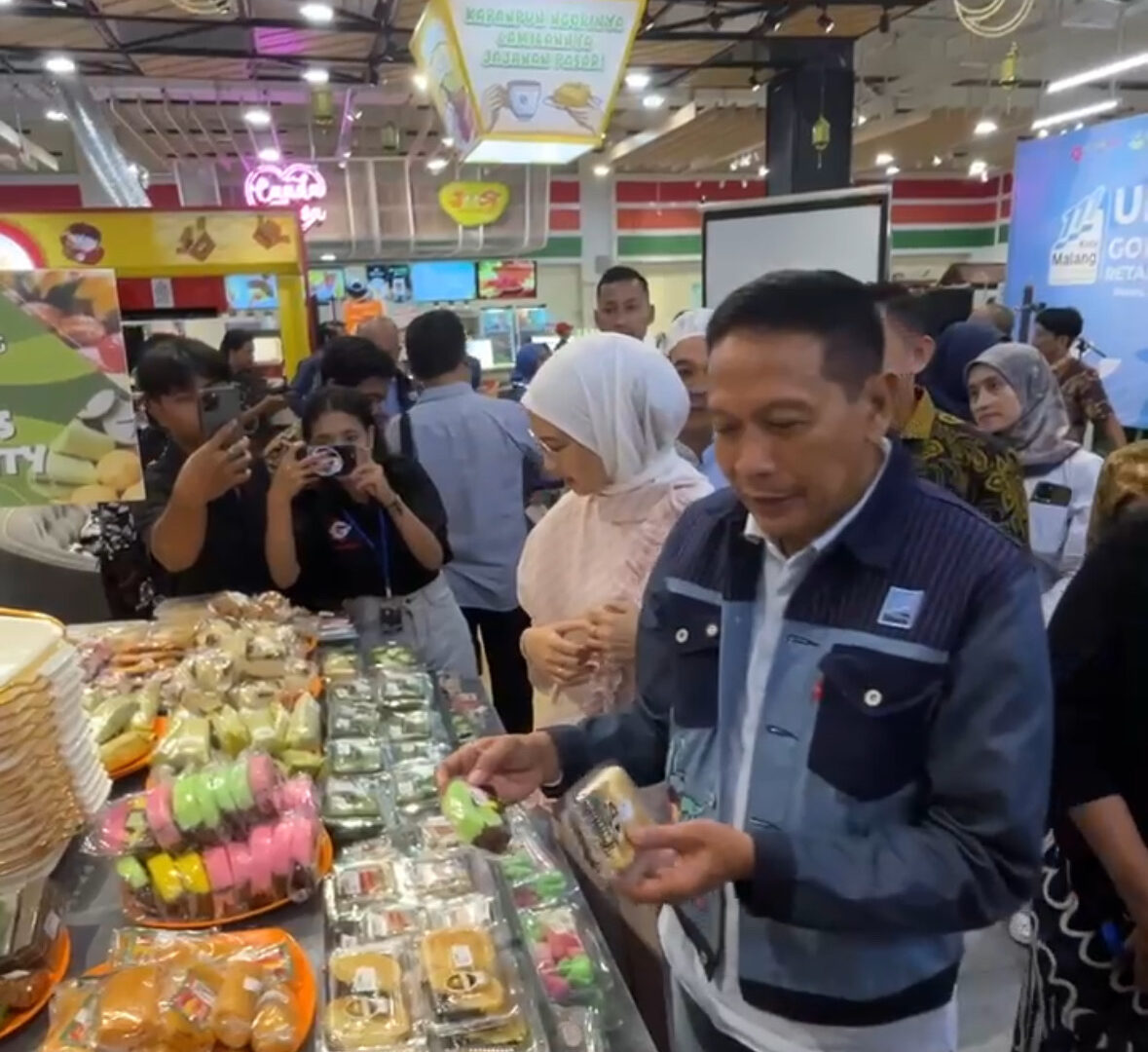 Produk UMKM Lokal Yang Dijual Di Mal Olympic Garden