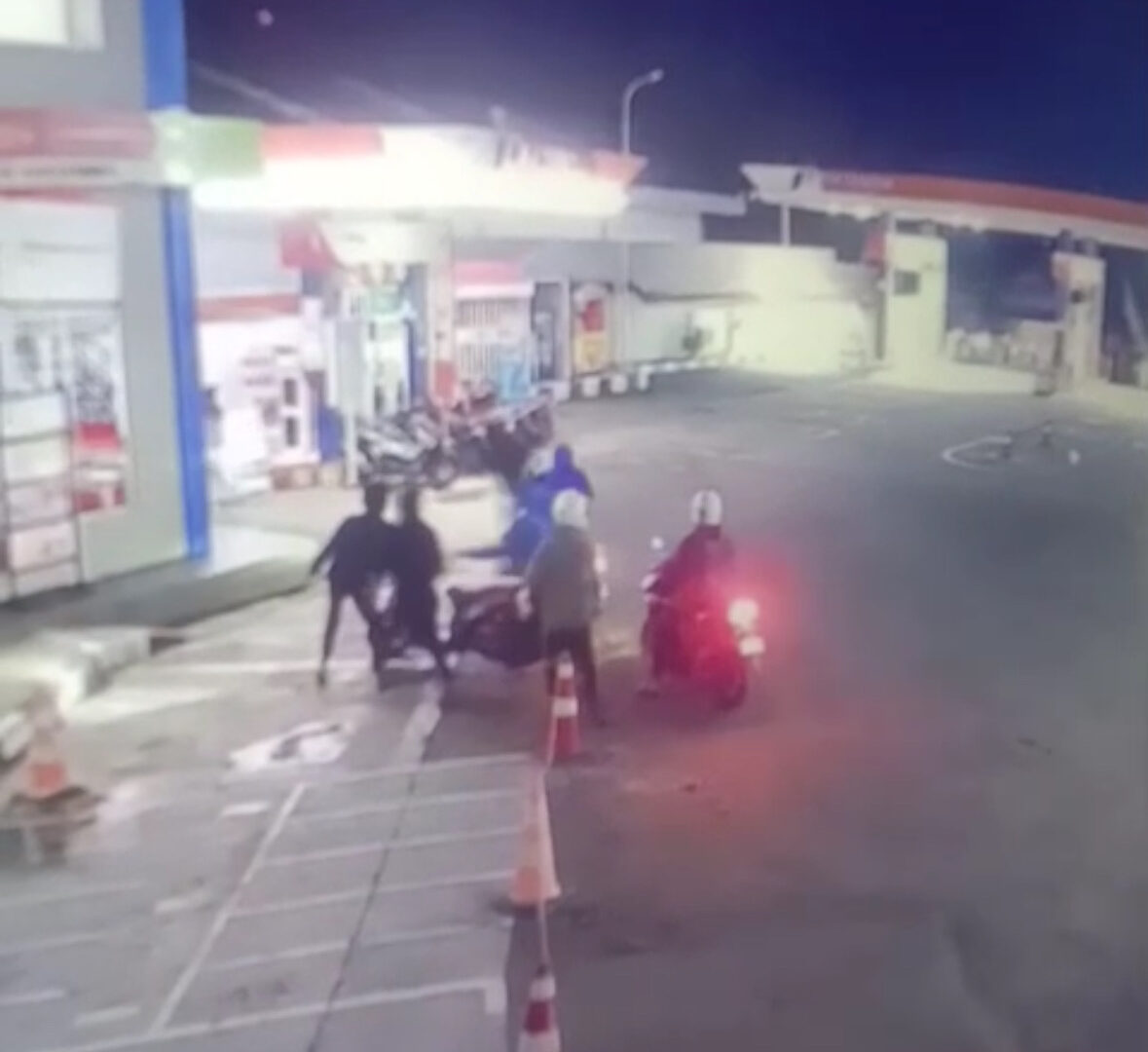 Polresta Malang Kota Saat Menyelidiki Dugaan Perkelahian Di SPBU Langsep, Senin (21/4/2025) Dini Hari.