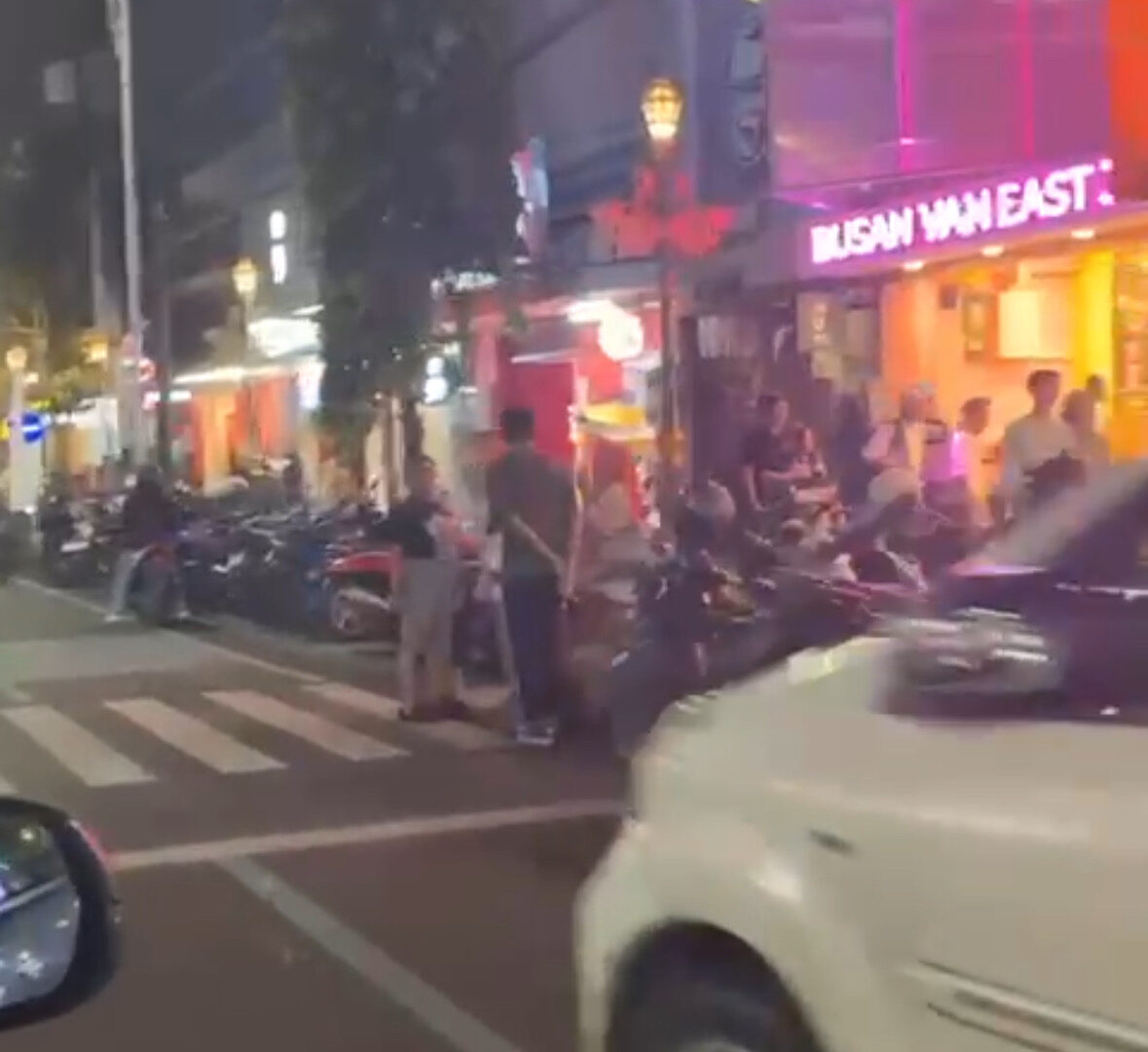 Suasana Ramai Kunjungan Wisata Di Kayutangan Kota Malang