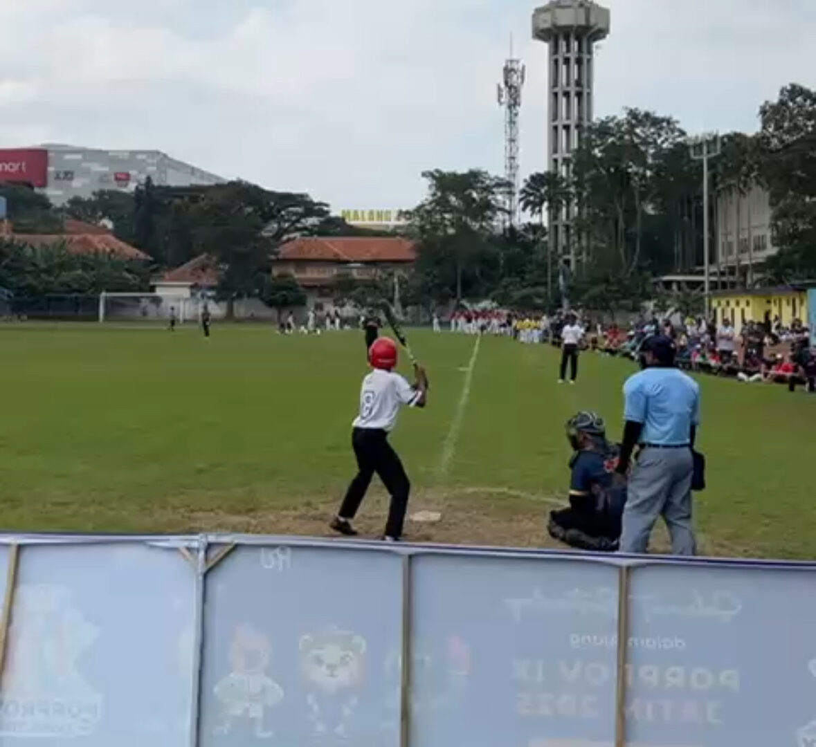 Pertandingan Baseball Di Stadion Cakrawala Universitas Negeri Malang