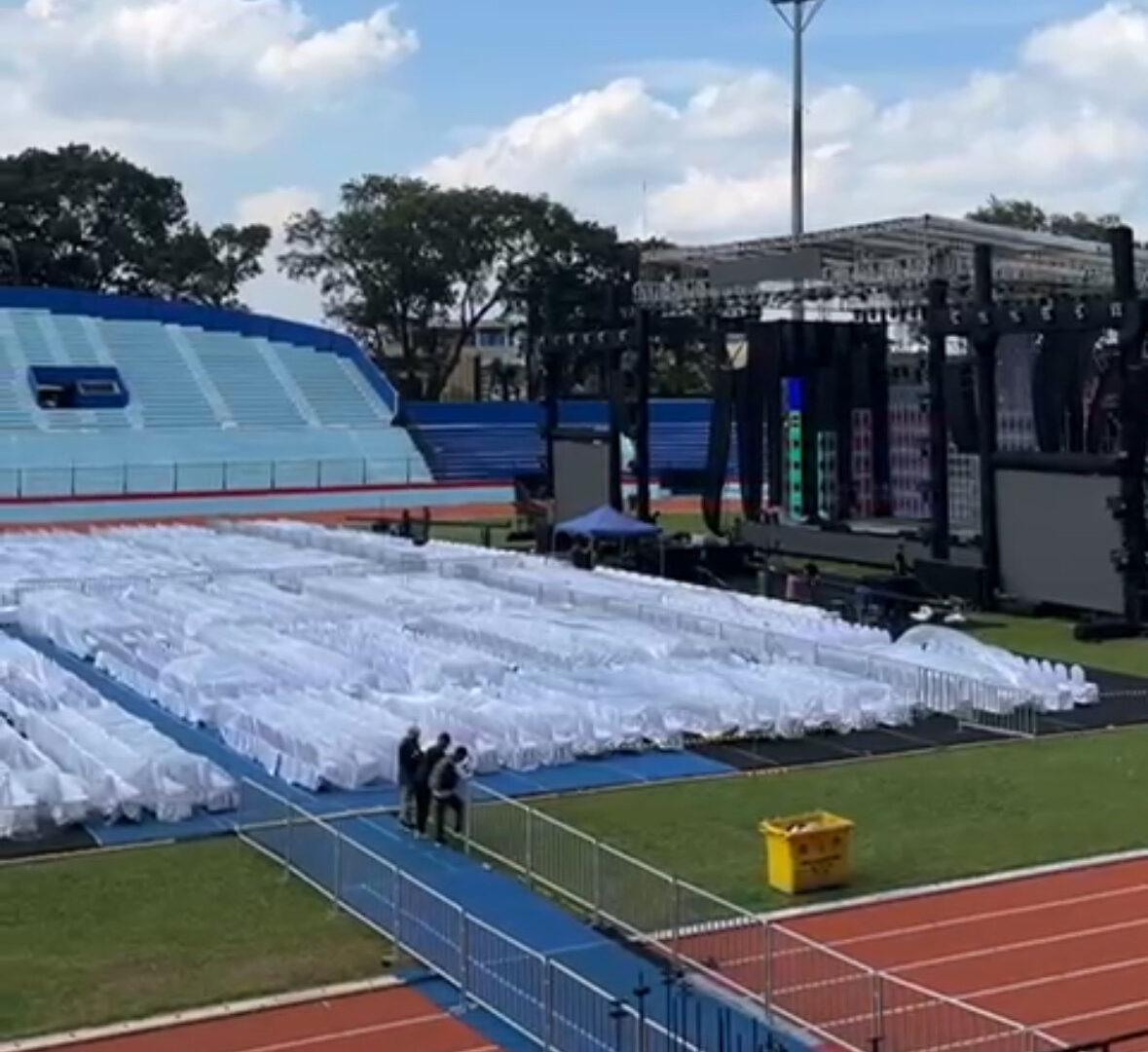 Persiapan Stadion Gajayana Malang Jelang Dakwah Zakir Naik