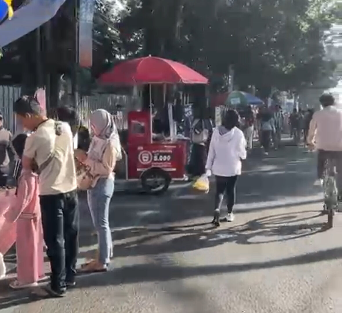 PKL Memadati Area CFD Jalan Ijen Hingga Simpang Balapan Malang