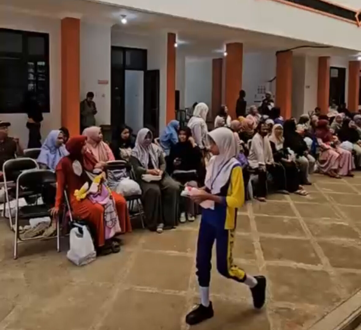 Siswa Dan Orang Tua Ikuti Hari Pertama Sekolah Rakyat Malang