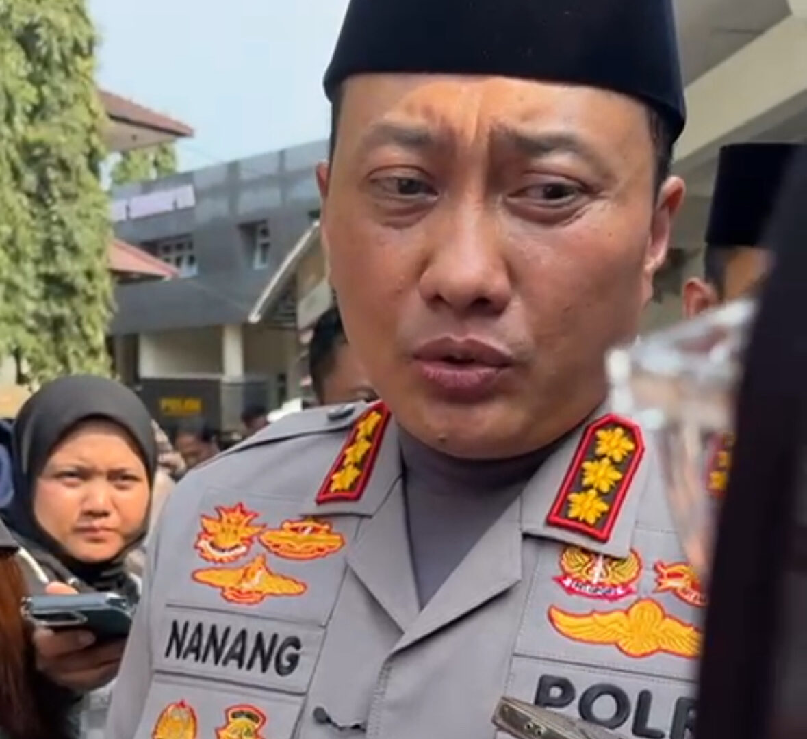 Kapolresta Malang Kota Kombes Pol Nanang Haryono Saat Memberi Keterangan Pers