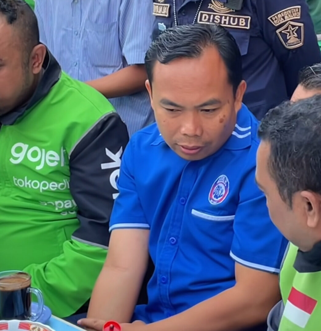 Wakil Wali Kota Malang Ali Muthohirin Berdialog Dengan Driver Ojol Dalam Aksi Damai Ayo Jogo Malang
