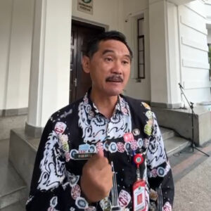 Kepala Diskominfo Kota Malang, Muhammad Nur Widianto, Saat Memberikan Keterangan Terkait Pemantauan Medsos Untuk Tangkal Hoaks Dan Provokasi