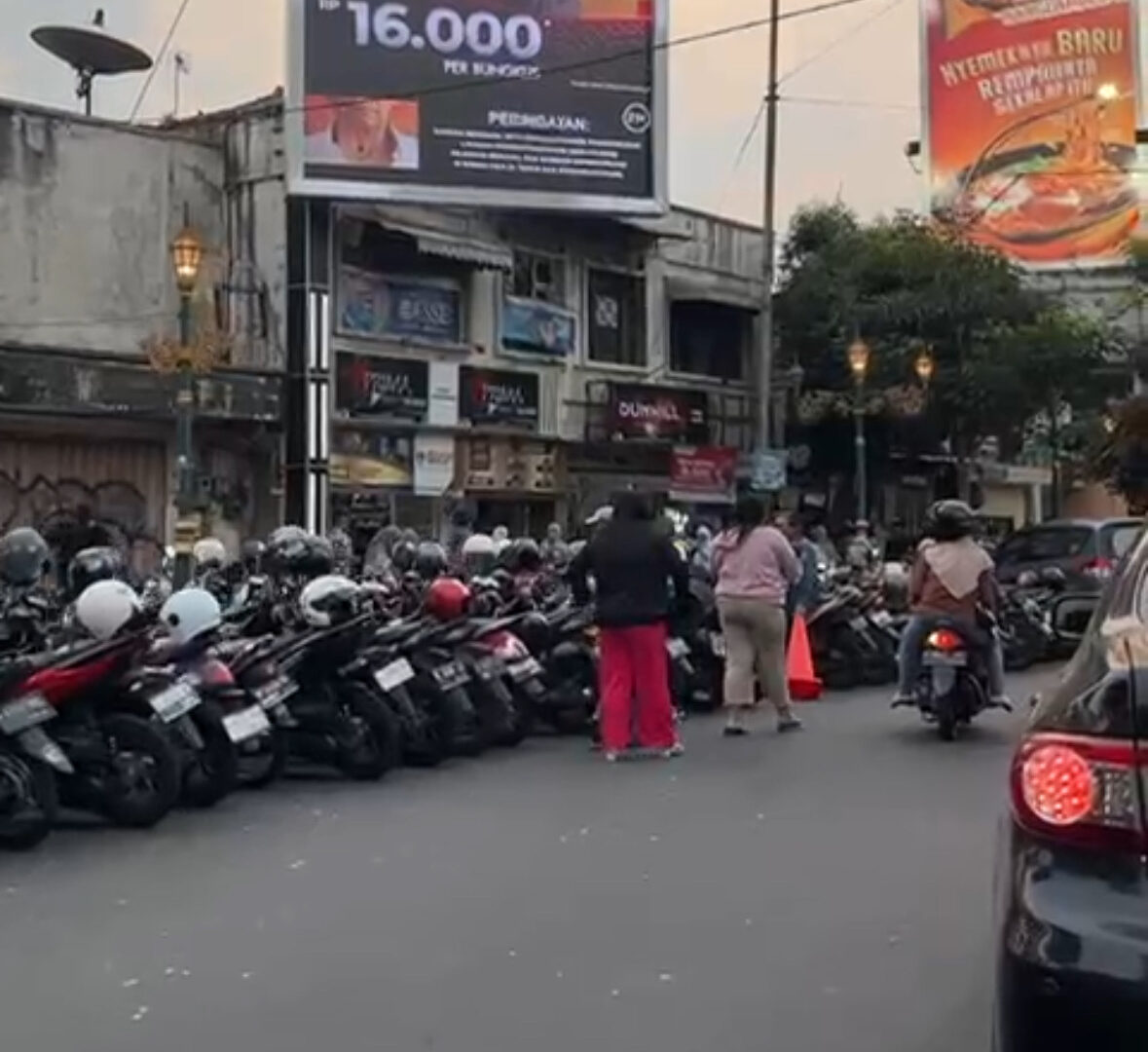 Wisatawan Memenuhi Kawasan Kayutangan Heritage Malang Pasca Isu Demo