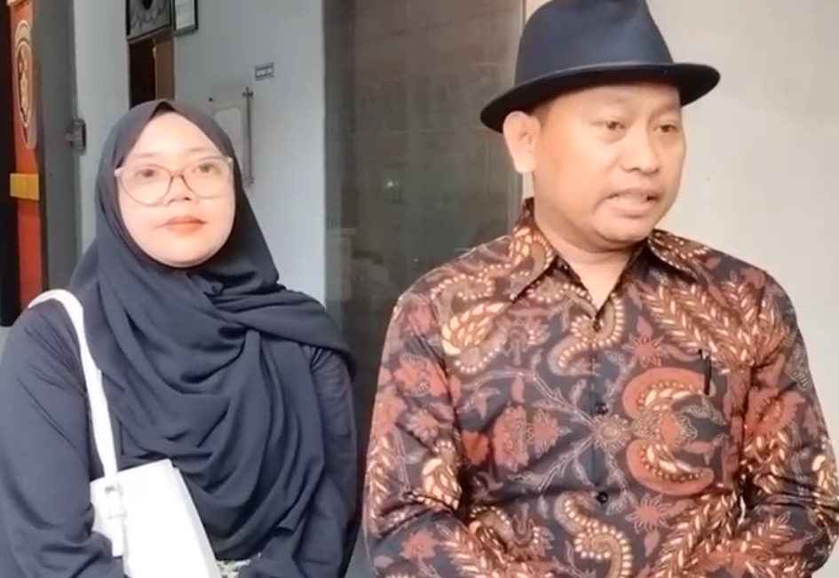 Sahara Dan Kuasa Hukumnya Usai Pemeriksaan Dugaan Pelecehan Seksual Di Polresta Malang Kota