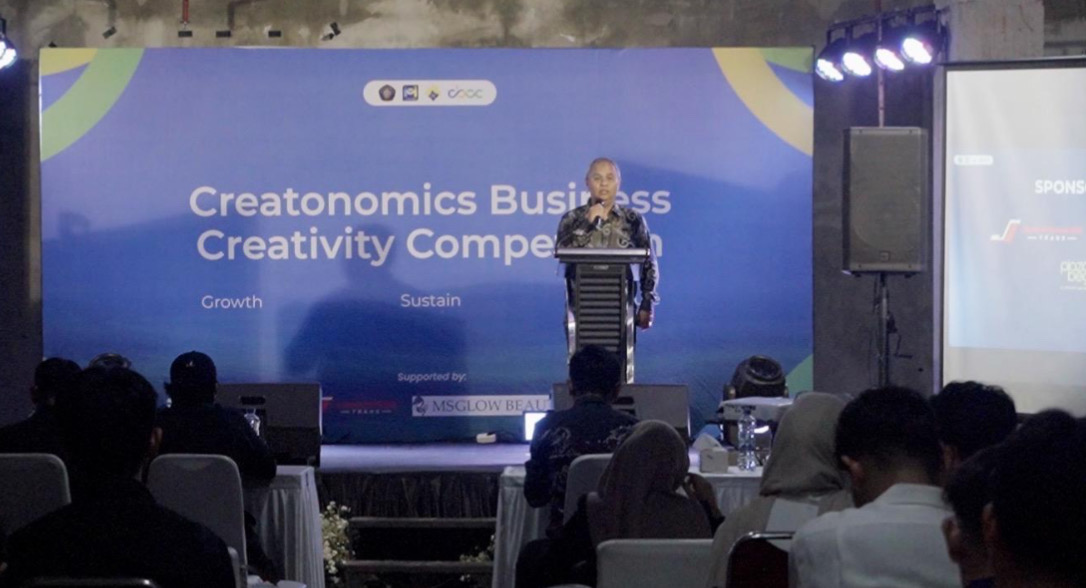 Ketua Departemen Manajemen FEB UB Dr. Nanang Suryadi, S.E., M.M Saat Membuka Acara Sekaligus Memberikan Arahan.