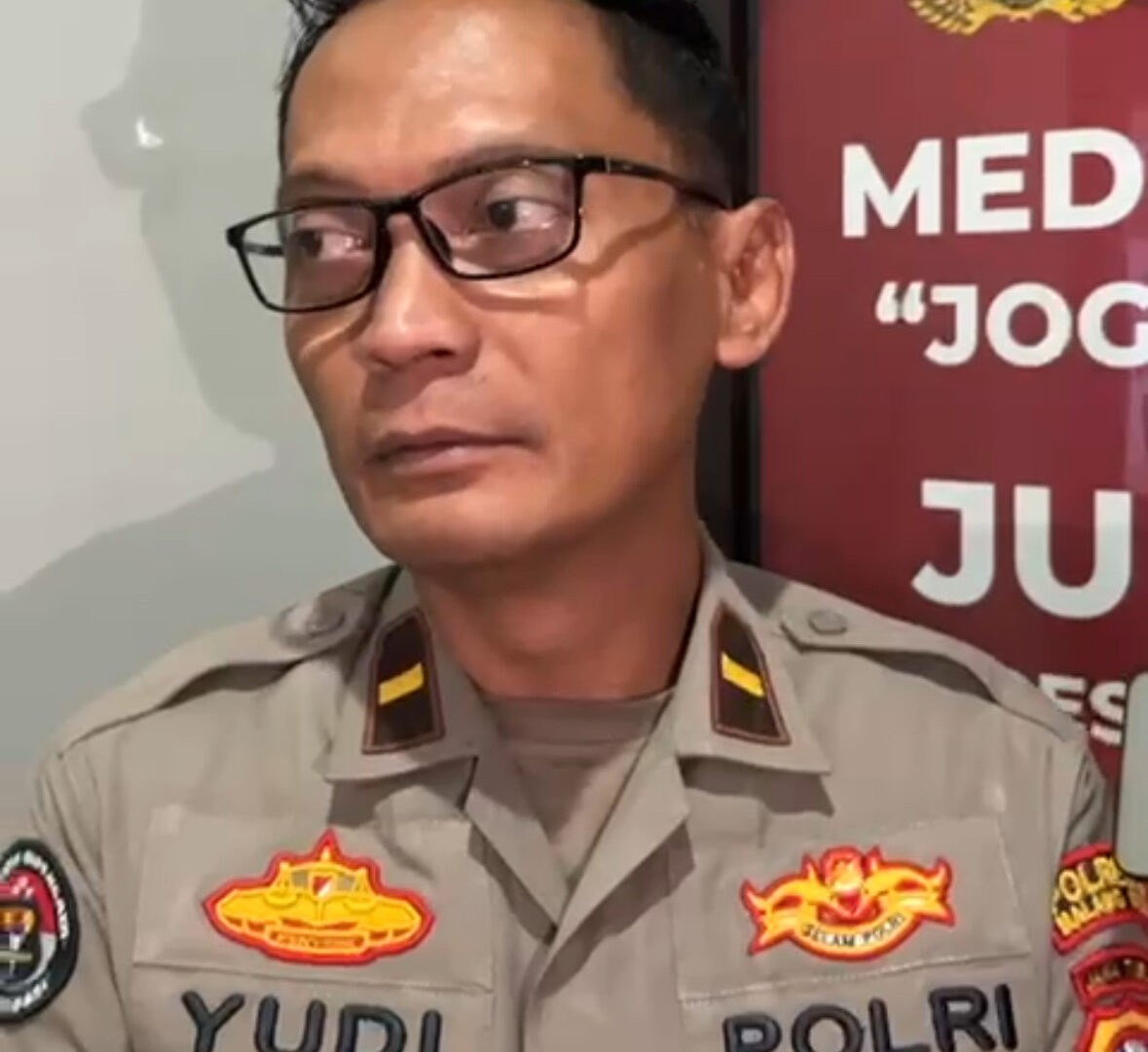 Ipda Yudi Risdiyanto, Kasi Humas Polresta Malang Kota, Memberikan Keterangan Pers Terkait Laporan Kasus Bullying Siswi SMP Di Kecamatan Sukun