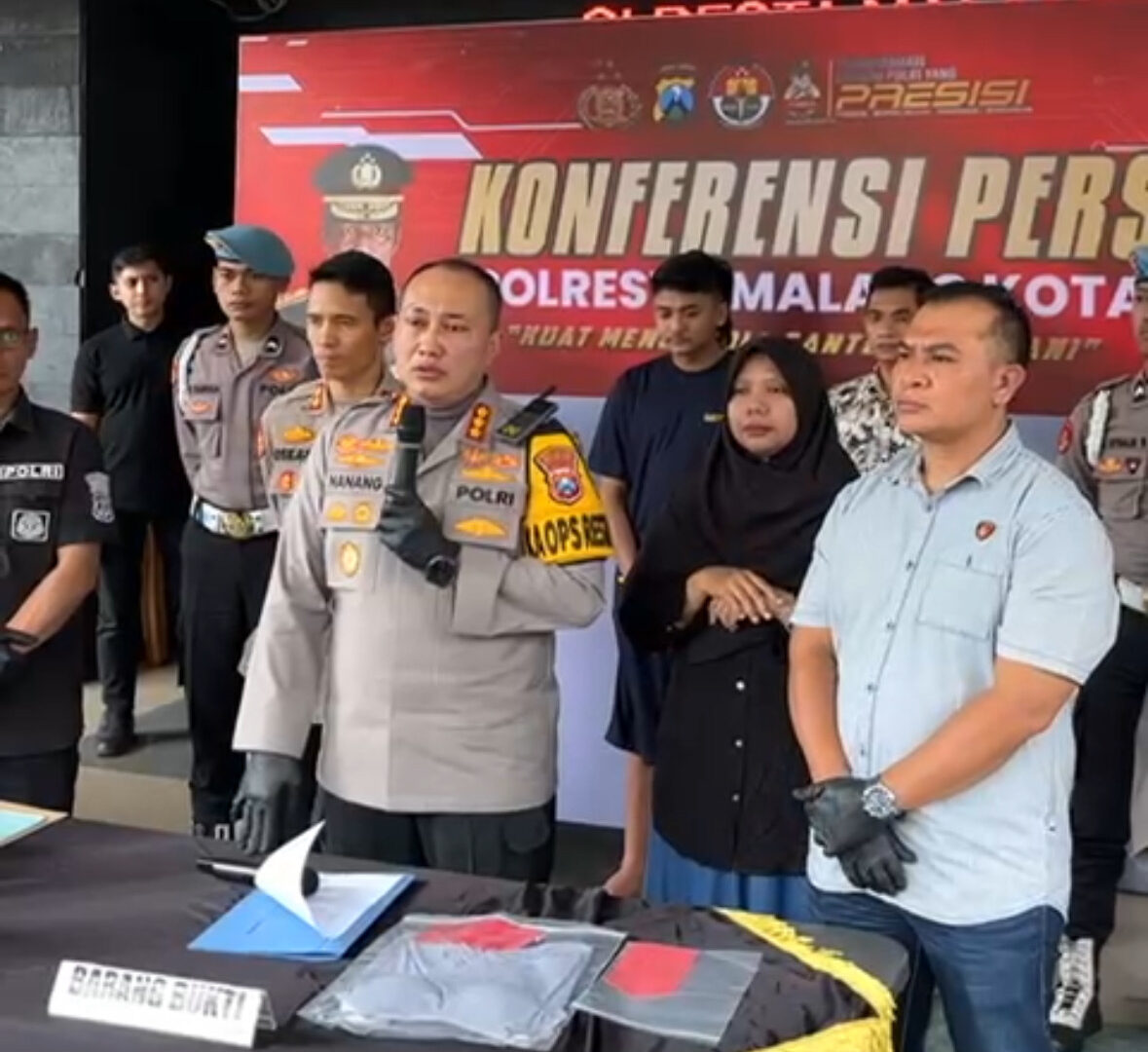 Kapolresta Malang Kombes Pol Nanang Haryono Saat Merilis Kasus Penganiayaan DJ Di Polresta Malang Kota
