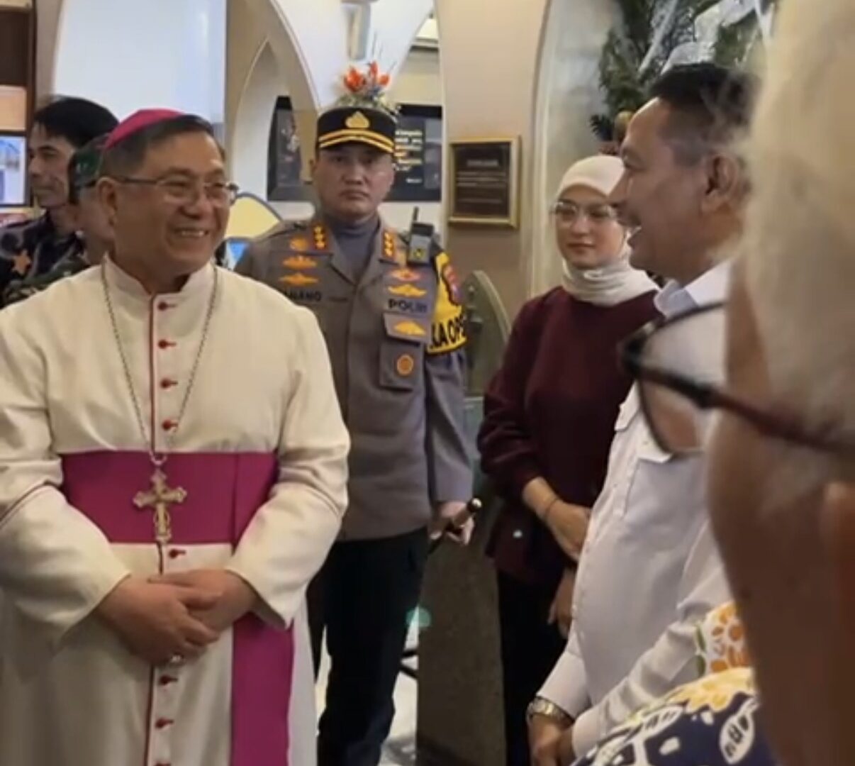 Persiapan Gereja Katedral Ijen Malang Sambut Misa Natal 2025