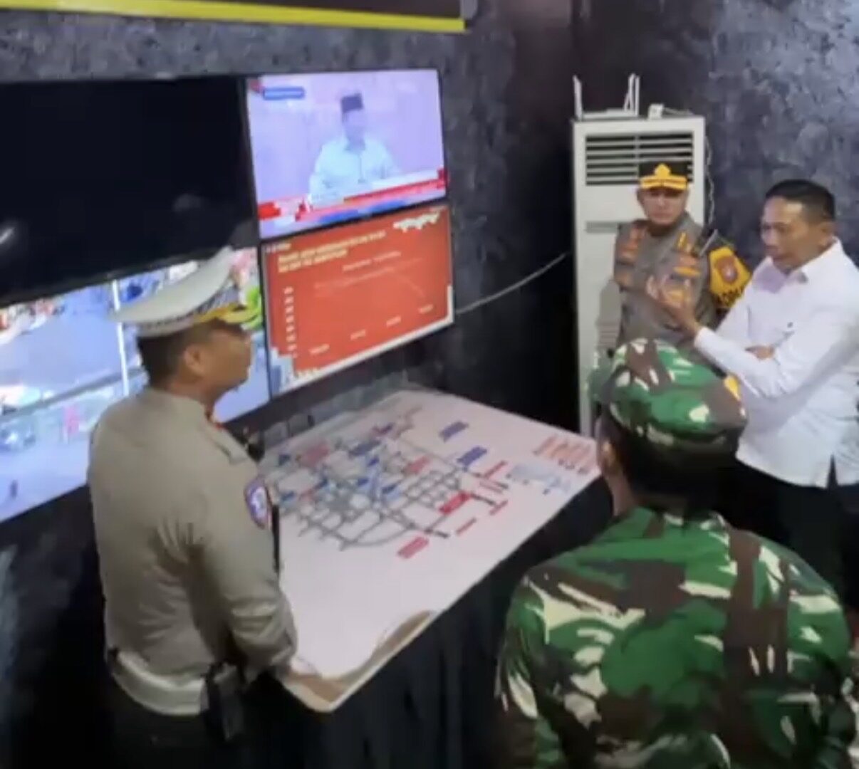 Wali Kota Malang Dan Polresta Tinjau Pos Pelayanan Nataru 2025