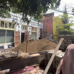 Proses Pembangunan Gedung Parkir Di Kayutangan