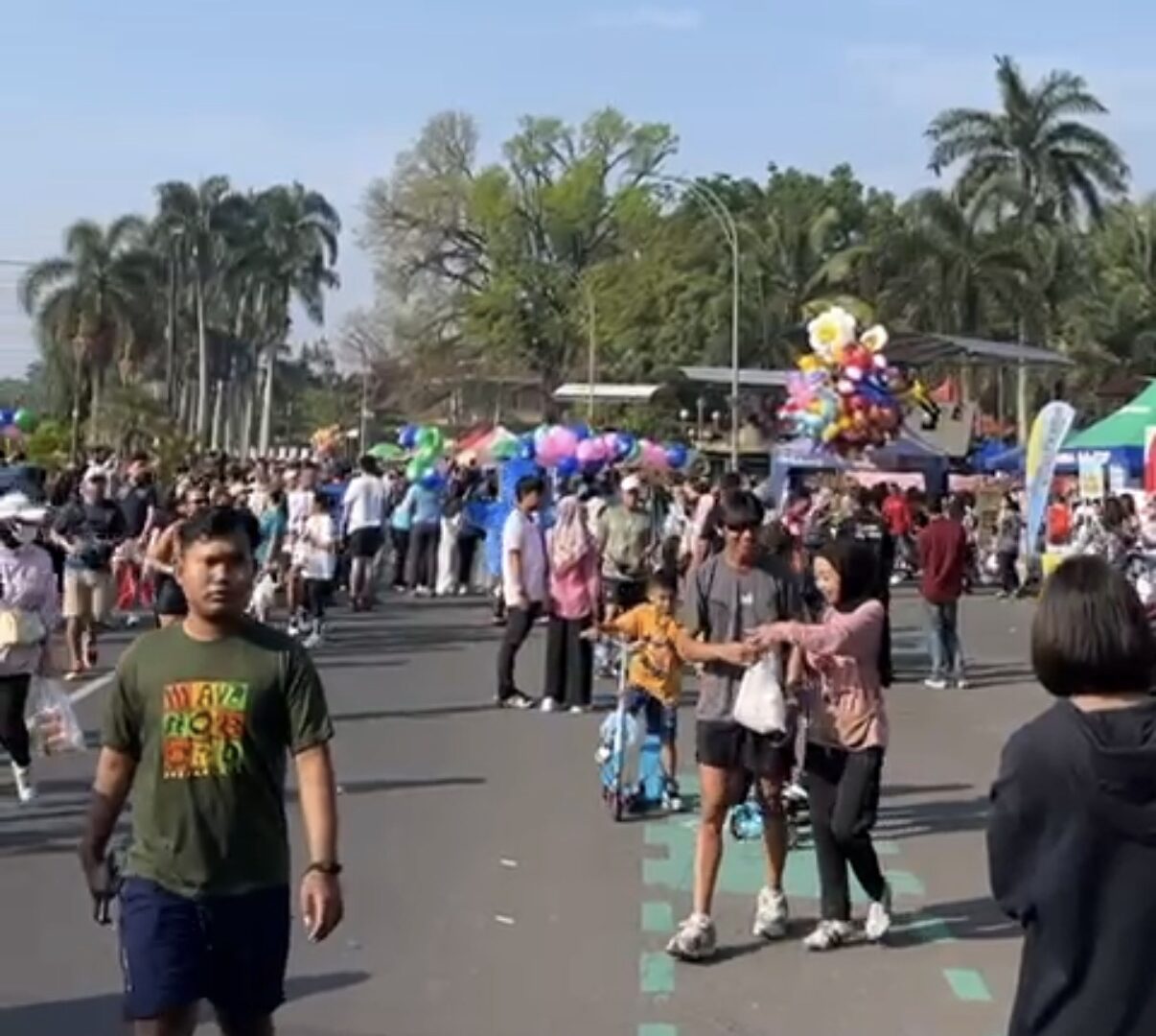 Suasana Car Free Day Di Jalan Ijen