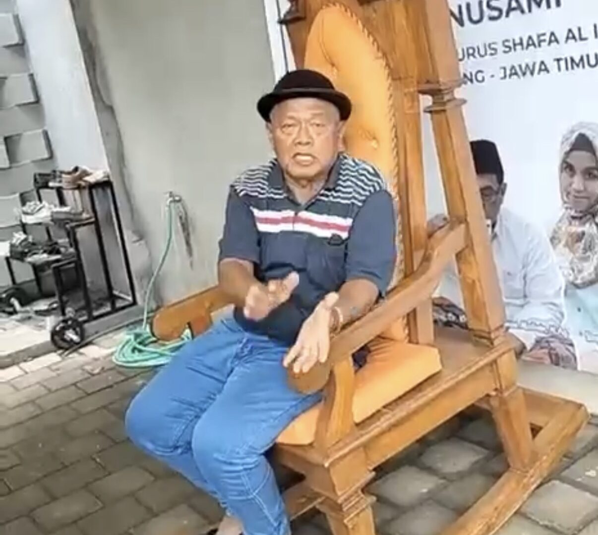 Imam Muslimin Alias Yai Mim Memberikan Pernyataan Terkait Status Tersangka