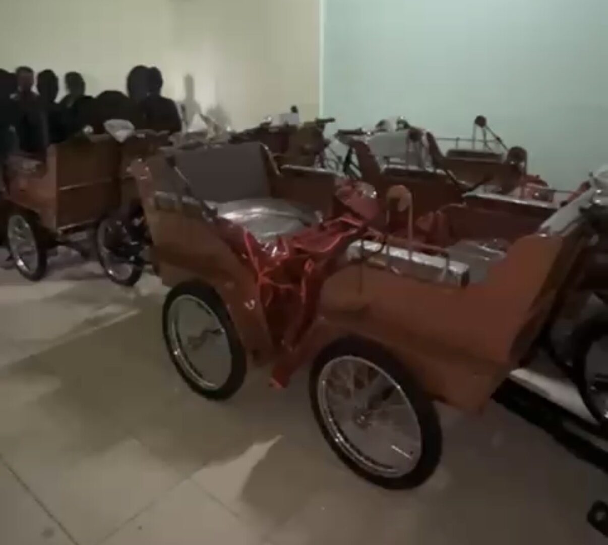 Deretan Becak Listrik Siap Beroperasi Di Kota Malang