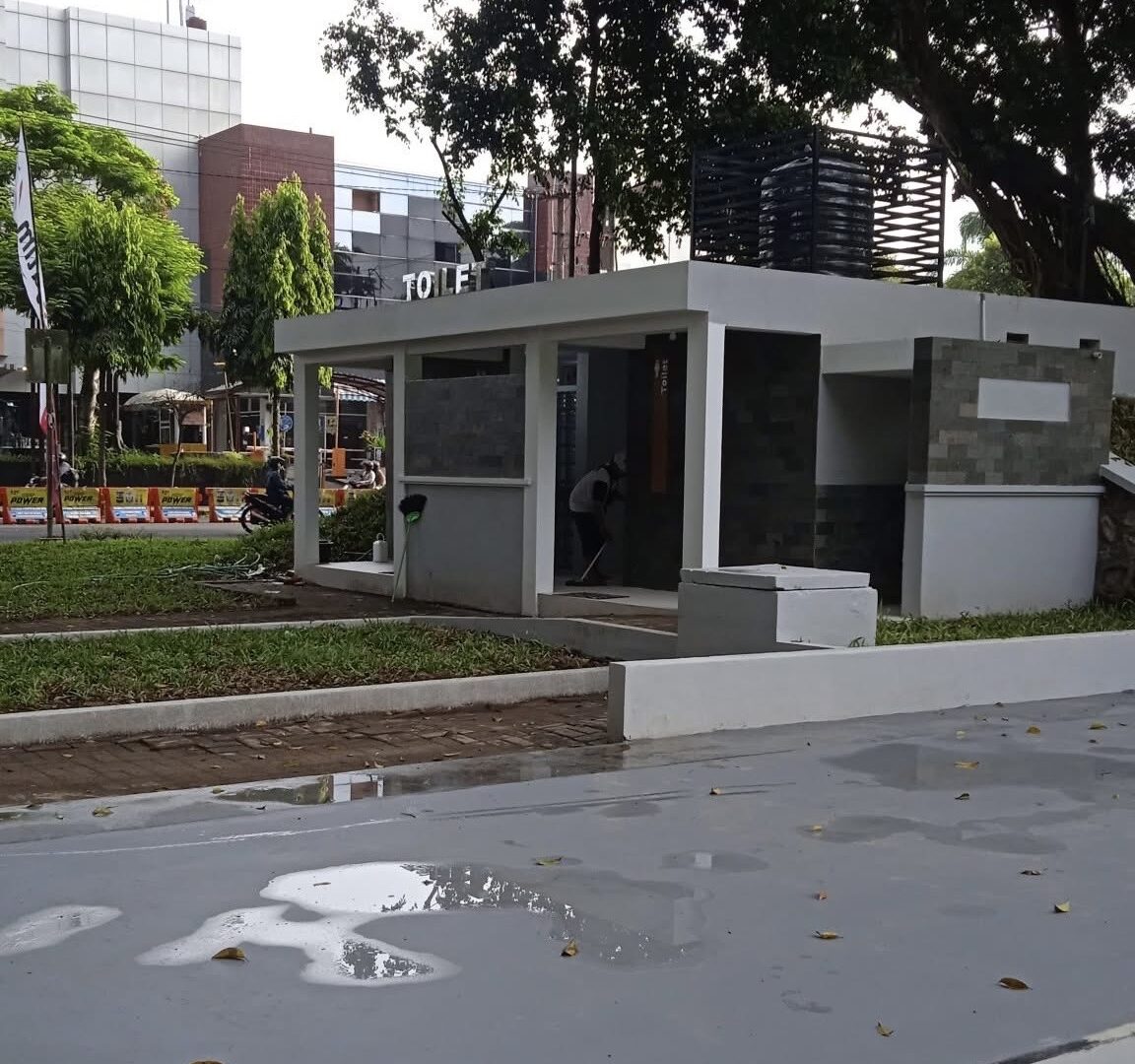 Toilet Umum Berbayar Di Alun-alun Merdeka Kota Malang