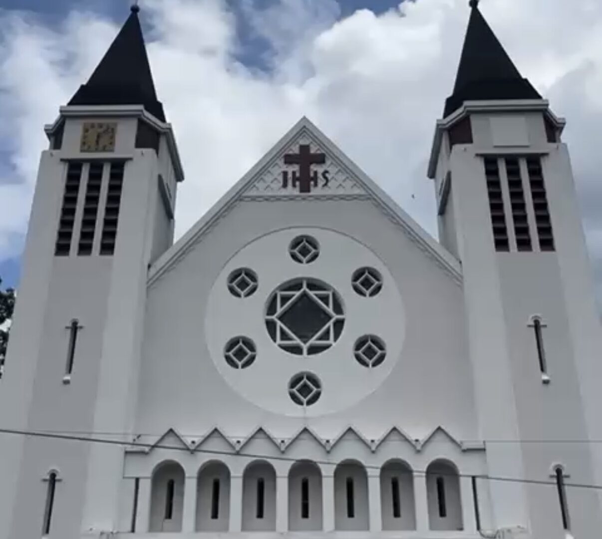 Tampak Depan Gereja Katedral Ijen Kota Malang