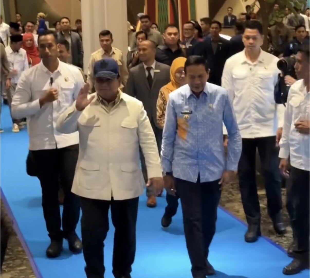 Wali Kota Wahyu Hidayat Menyambut Presiden Prabowo Subianto Di Hotel Grand Mercure Malang Menjelang Mujahadah Kubro 1 Abad NU