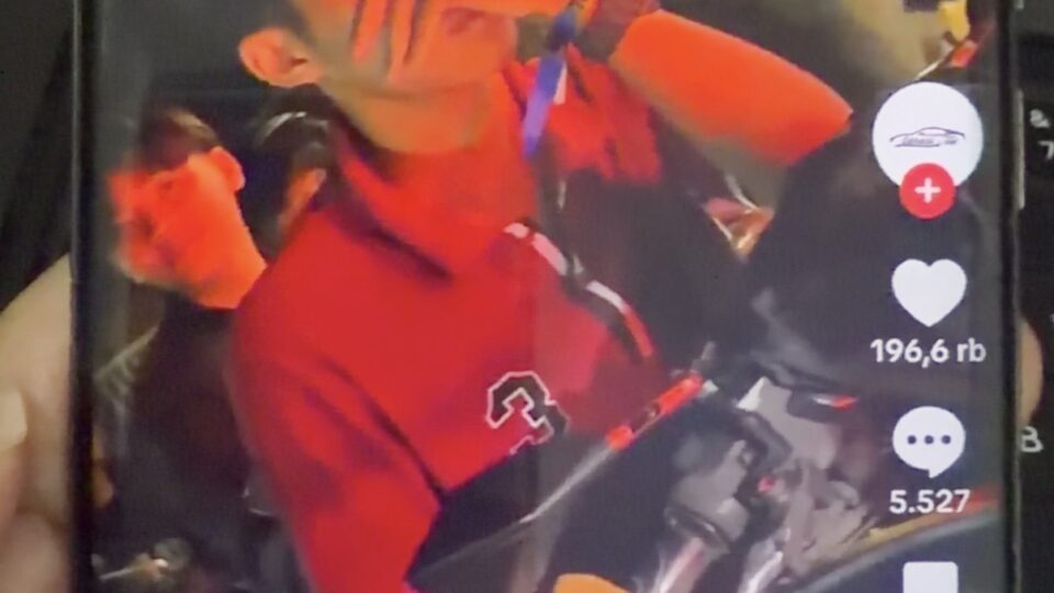 Tangkapan Layar Pemuda Terduga Pencuri Helm Terjebak Macet Usai Konser Di Sudimoro Kota Malang