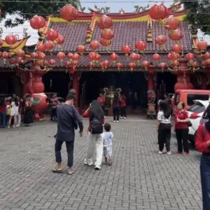 Klenteng Eng An Kiong Malang Dipadati Warga Saat Perayaan Imlek 2026