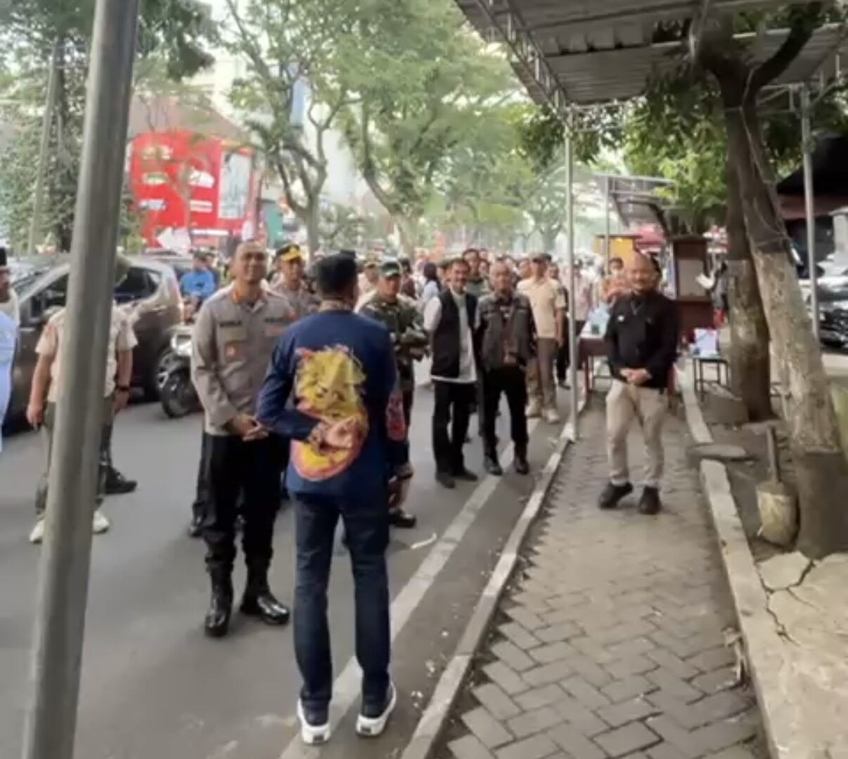 Lapak Takjil Ilegal Di Trotoar Suhat Malang