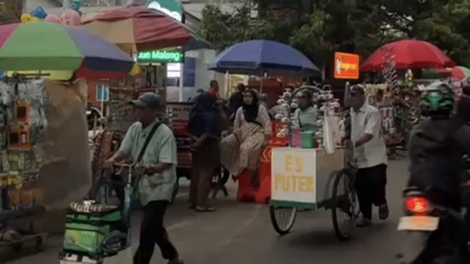 Penataan PKL Di Kawasan Alun-alun Merdeka Kota Malang