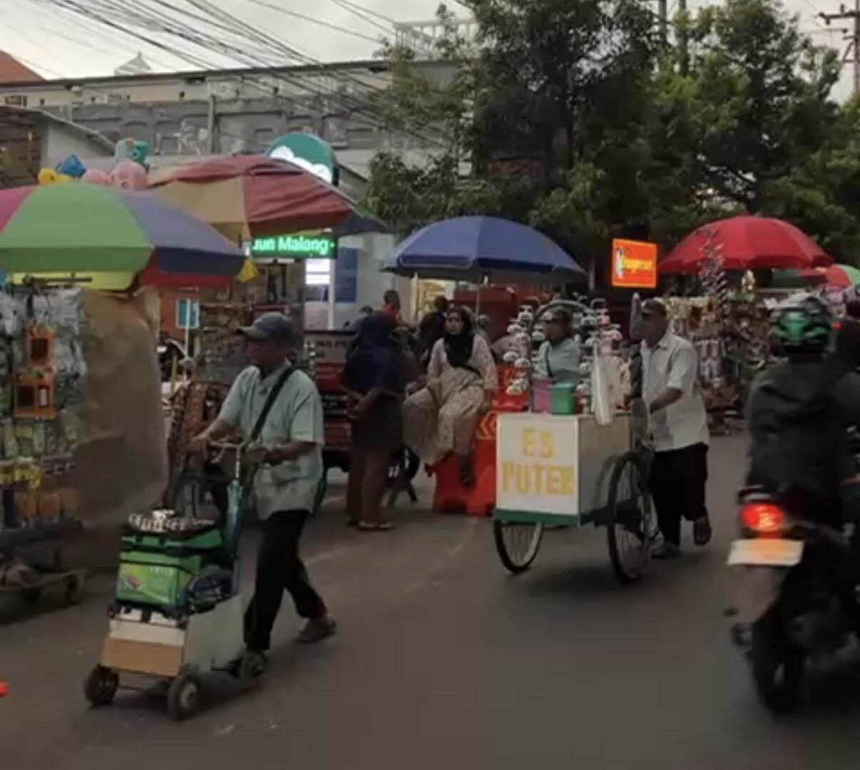 Penataan PKL Di Kawasan Alun-alun Merdeka Kota Malang