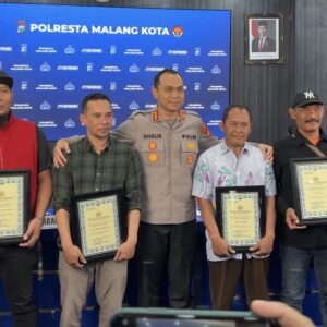 Polisi Beri Penghargaan Kepada Warga Pembubar Balap Liar Di Kota Malang