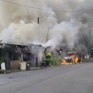 Kebakaran Mobil Di Jalan Tenaga, Blimbing, Kota Malang