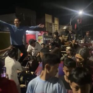 Pemuda Bandulan Malang Melakukan Patrol Sahur Dengan Kereta Musik Perkusi