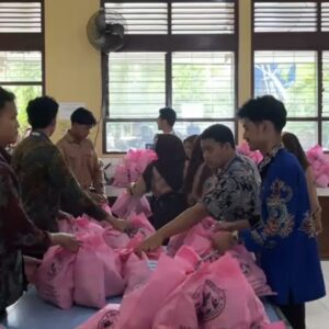 Paket Makanan Bergizi Gratis Untuk Siswa Sekolah Di Malang