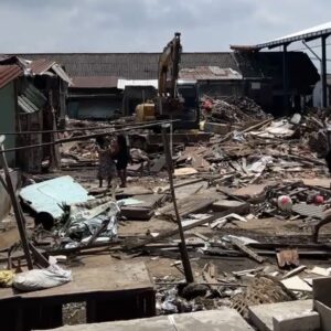 Pembongkaran Lapak Pedagang Di Pasar Gadang Malang