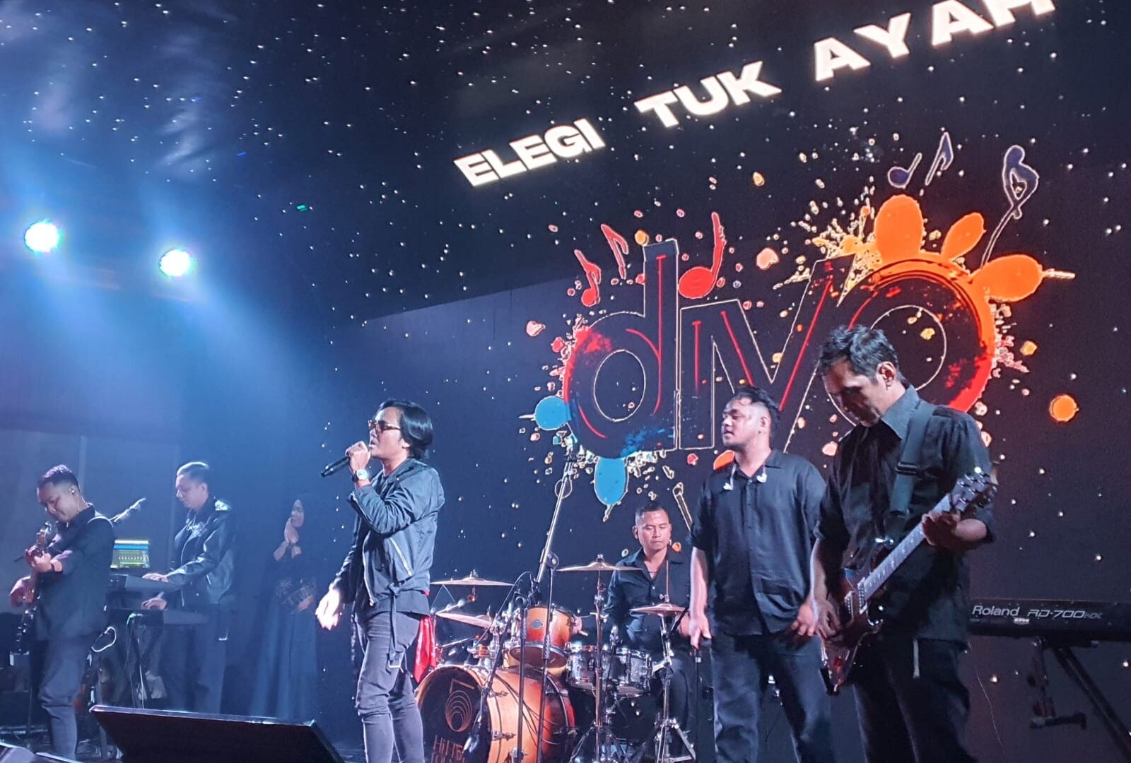 Penampilan Band Pop Rock Asal Malang Di Atas Panggung