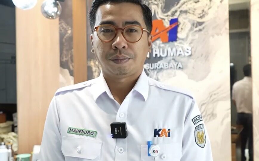 Mahendro Trang Bawono Manager Humas KAI Daop 8 Surabaya Memberikan Keterangan Pembatalan KA Jayabaya Dari Malang