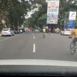 Jalur Sepeda Di Jalan Bandung Dan Veteran Malang Digunakan Untuk Parkir Kendaraan