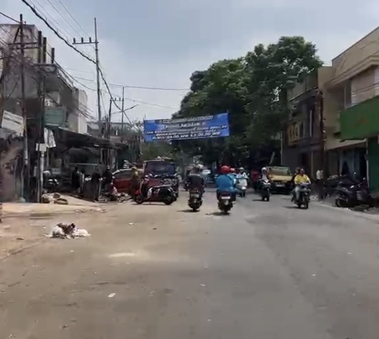 Jalan Zaenal Zakse Malang Tampak Lengang Usai Penertiban