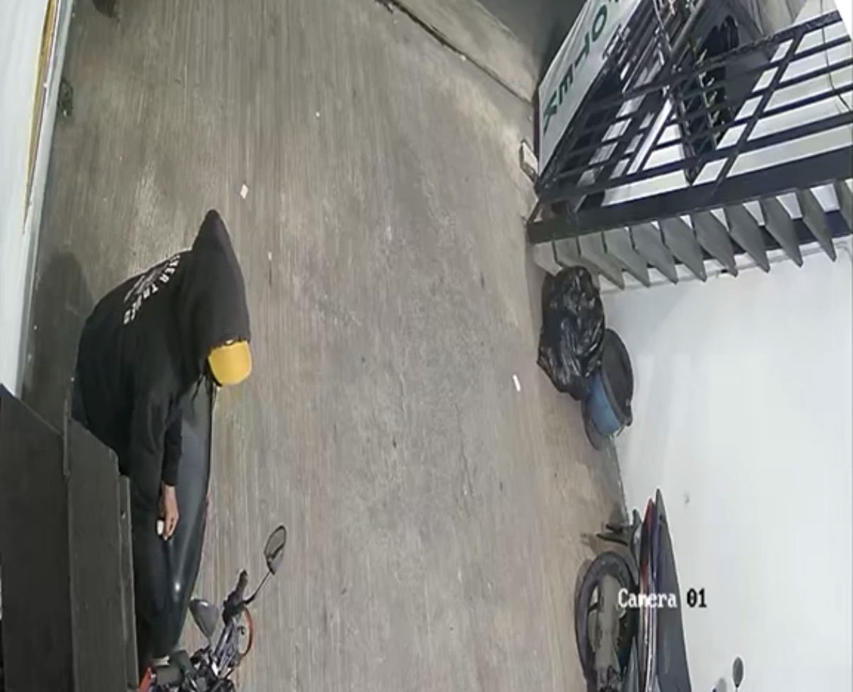 Rekaman CCTV Pencurian Motor Di Kawasan Lowokwaru Kota Malang