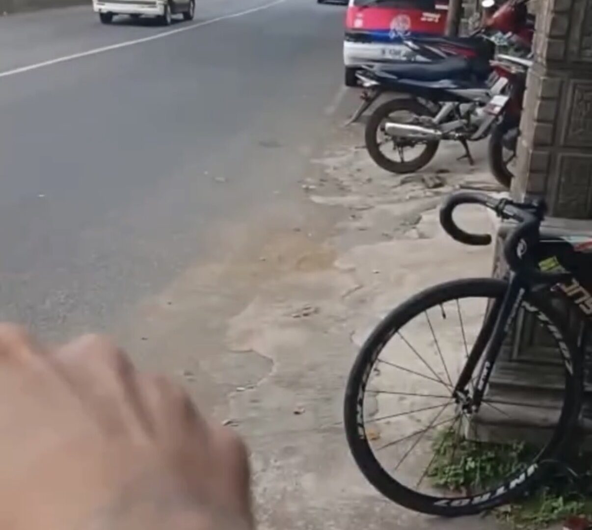 Lokasi Kecelakaan Pesepeda Dan Motor Plat Merah Di Malang