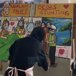 Seniman Mengikuti Lomba Mural Di Malang Creative Center