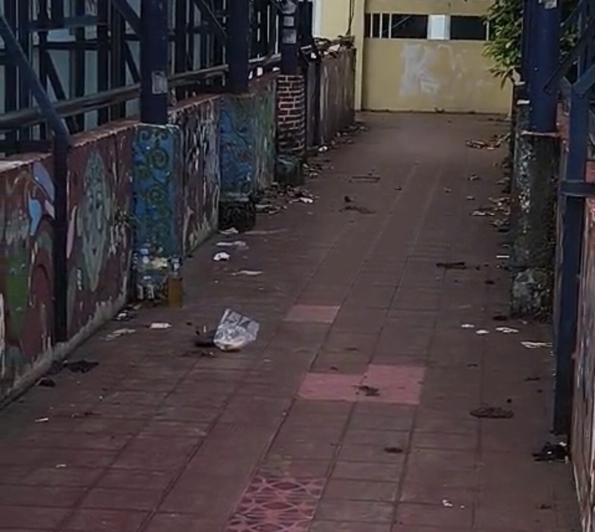 Kondisi JPU Alun-alun Malang Dipenuhi Sampah